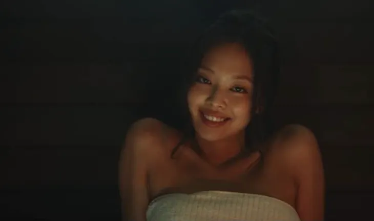 Jennie tham gia The Idol: Nước đi táo bạo hay sai lầm sự nghiệp? - Ảnh 7. Jennie tham gia The Idol: Nước đi táo bạo hay sai lầm sự nghiệp? - Ảnh 7.