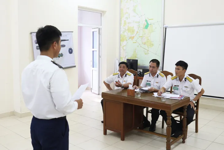 Vùng 4 Hải quân: Kiểm tra sát sao học viên kết thúc thực tập, đảm bảo chất lượng đầu ra - Ảnh 1. Vùng 4 Hải quân: Kiểm tra sát sao học viên kết thúc thực tập, đảm bảo chất lượng đầu ra - Ảnh 1.