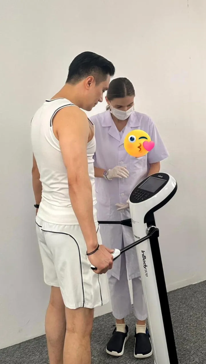 Mai Ngọc chia sẻ ảnh hiếm cùng ông xã, Việt Anh khoe vóc dáng sau giảm cân - Ảnh 3. Mai Ngọc chia sẻ ảnh hiếm cùng ông xã, Việt Anh khoe vóc dáng sau giảm cân - Ảnh 3.
