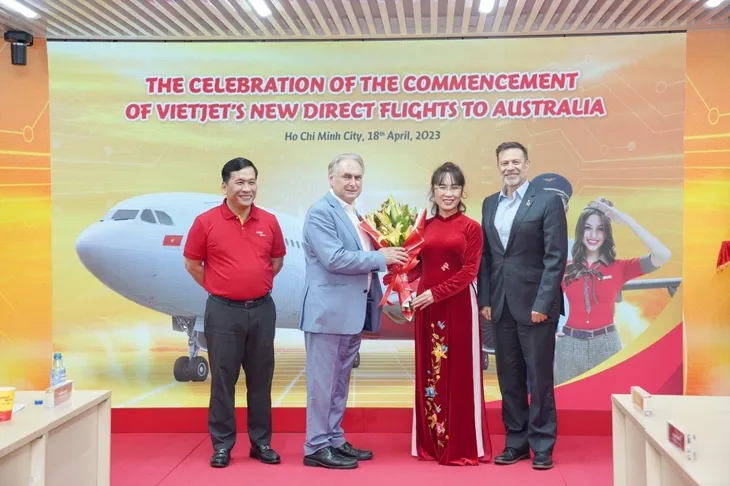 Bộ trưởng Thương mại và Du lịch Úc chúc mừng các đường bay thẳng Việt Nam – Úc của Vietjet - Ảnh 2. Bộ trưởng Thương mại và Du lịch Úc chúc mừng các đường bay thẳng Việt Nam – Úc của Vietjet - Ảnh 2.