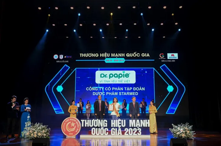 Vinh danh Dr.Papie Top 10 Thương hiệu mạnh Quốc gia 2023 - Ảnh 1. Vinh danh Dr.Papie Top 10 Thương hiệu mạnh Quốc gia 2023 - Ảnh 1.