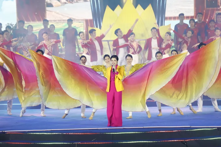 ẢNH | Lễ xuất quân của Đoàn Thể thao Việt Nam tham dự SEA Games 32 - Ảnh 15. ẢNH | Lễ xuất quân của Đoàn Thể thao Việt Nam tham dự SEA Games 32 - Ảnh 15.