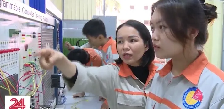 Giáo dục nghề nghiệp chưa đáp ứng được nhu cầu thực tiễn - Ảnh 1.