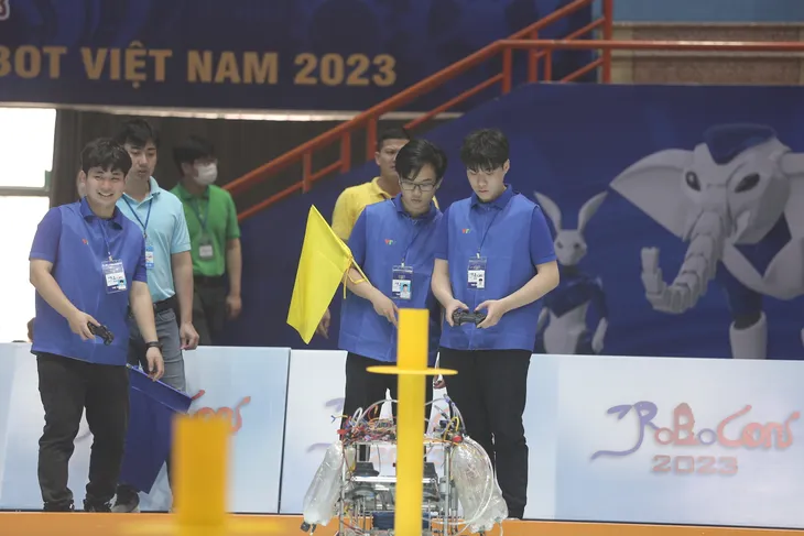 Những chiến thắng tuyệt đối Chey-Yo đầu tiên tại vòng loại Robocon Việt Nam 2023 - Ảnh 37. Những chiến thắng tuyệt đối Chey-Yo đầu tiên tại vòng loại Robocon Việt Nam 2023 - Ảnh 37.