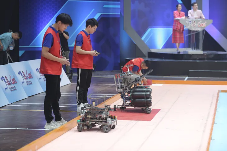 Những chiến thắng tuyệt đối Chey-Yo đầu tiên tại vòng loại Robocon Việt Nam 2023 - Ảnh 41. Những chiến thắng tuyệt đối Chey-Yo đầu tiên tại vòng loại Robocon Việt Nam 2023 - Ảnh 41.