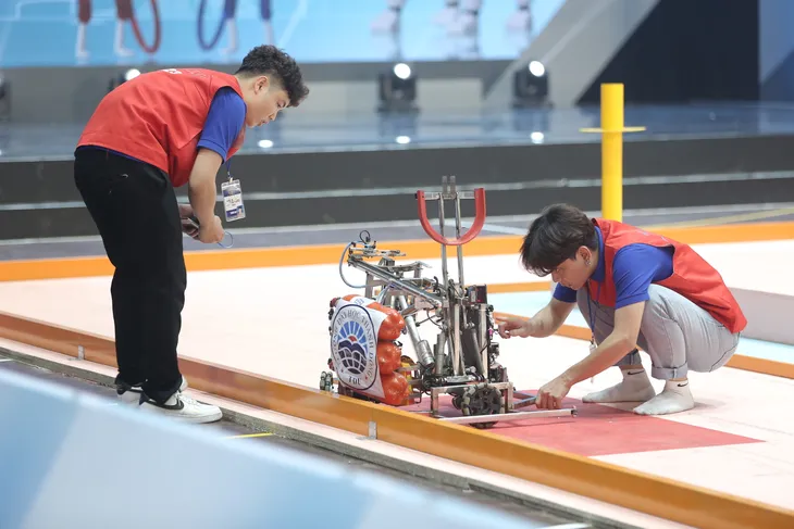 Robocon Việt Nam 2023: May mắn là yếu tố không thể thiếu để đi đến chiến thắng - Ảnh 1. Robocon Việt Nam 2023: May mắn là yếu tố không thể thiếu để đi đến chiến thắng - Ảnh 1.