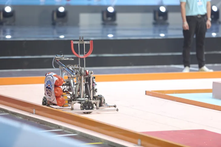 Robocon Việt Nam 2023: May mắn là yếu tố không thể thiếu để đi đến chiến thắng - Ảnh 3. Robocon Việt Nam 2023: May mắn là yếu tố không thể thiếu để đi đến chiến thắng - Ảnh 3.