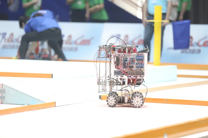 Robocon Việt Nam 2023: May mắn là yếu tố không thể thiếu để đi đến chiến thắng - Ảnh 10. Robocon Việt Nam 2023: May mắn là yếu tố không thể thiếu để đi đến chiến thắng - Ảnh 10.