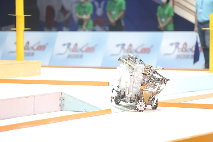 Robocon Việt Nam 2023: May mắn là yếu tố không thể thiếu để đi đến chiến thắng - Ảnh 15. Robocon Việt Nam 2023: May mắn là yếu tố không thể thiếu để đi đến chiến thắng - Ảnh 15.