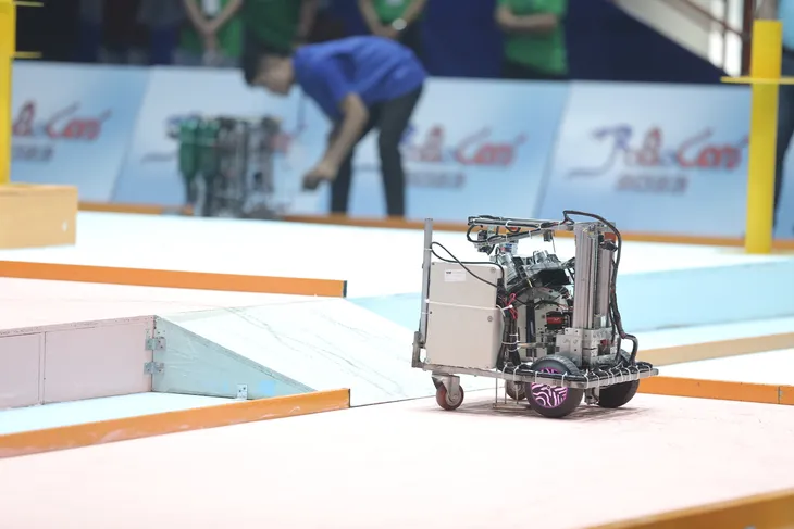 Robocon Việt Nam 2023: May mắn là yếu tố không thể thiếu để đi đến chiến thắng - Ảnh 32. Robocon Việt Nam 2023: May mắn là yếu tố không thể thiếu để đi đến chiến thắng - Ảnh 32.