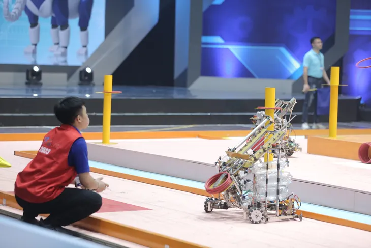 Robocon Việt Nam 2023: May mắn là yếu tố không thể thiếu để đi đến chiến thắng - Ảnh 23. Robocon Việt Nam 2023: May mắn là yếu tố không thể thiếu để đi đến chiến thắng - Ảnh 23.