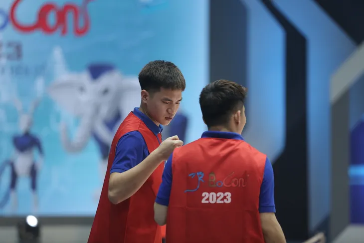Robocon Việt Nam 2023: May mắn là yếu tố không thể thiếu để đi đến chiến thắng - Ảnh 25. Robocon Việt Nam 2023: May mắn là yếu tố không thể thiếu để đi đến chiến thắng - Ảnh 25.
