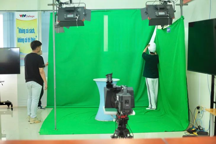Sẵn sàng cho Ngày hội việc làm VTV College lần thứ 2 - năm 2023 - Ảnh 2. Sẵn sàng cho Ngày hội việc làm VTV College lần thứ 2 - năm 2023 - Ảnh 2.