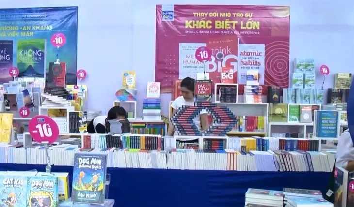 Ngày sách và văn hóa đọc Việt Nam lần thứ 2 - Ảnh 1. Ngày sách và văn hóa đọc Việt Nam lần thứ 2 - Ảnh 1.