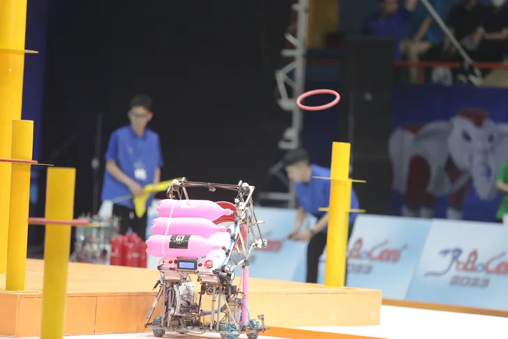 Robocon Việt Nam 2023: May mắn là yếu tố không thể thiếu để đi đến chiến thắng - Ảnh 44. Robocon Việt Nam 2023: May mắn là yếu tố không thể thiếu để đi đến chiến thắng - Ảnh 44.