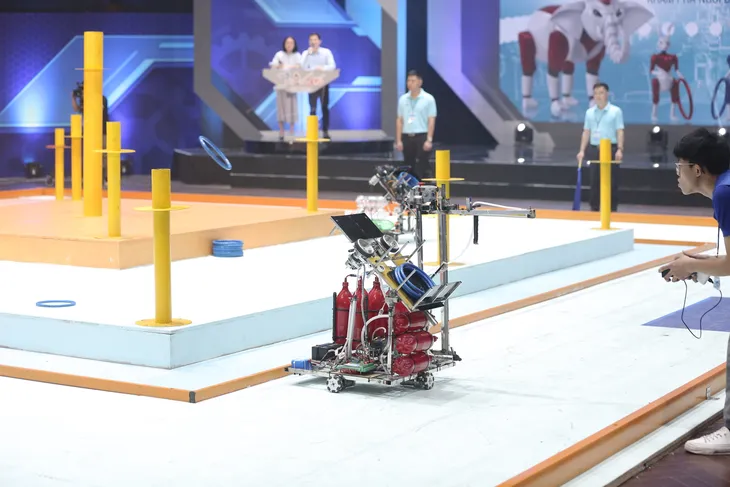 Robocon Việt Nam 2023: Kỷ lục Chey-Yo mới được xác lập - Ảnh 12. Robocon Việt Nam 2023: Kỷ lục Chey-Yo mới được xác lập - Ảnh 12.