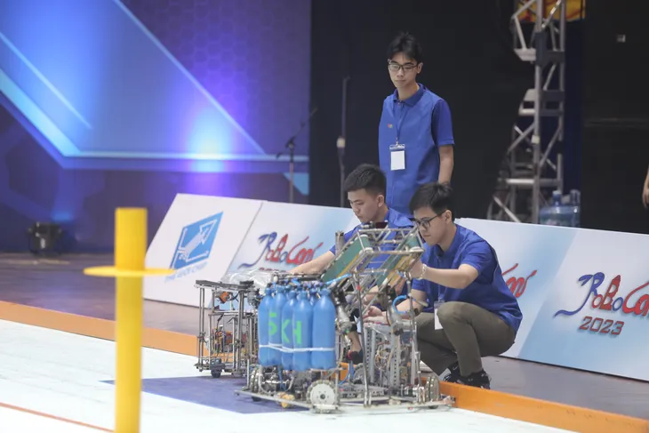 Robocon Việt Nam 2023: Kỷ lục Chey-Yo mới được xác lập - Ảnh 23. Robocon Việt Nam 2023: Kỷ lục Chey-Yo mới được xác lập - Ảnh 23.