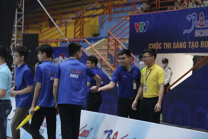 Robocon Việt Nam 2023: Kỷ lục Chey-Yo mới được xác lập - Ảnh 24. Robocon Việt Nam 2023: Kỷ lục Chey-Yo mới được xác lập - Ảnh 24.