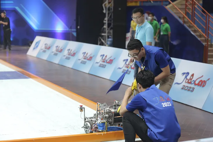 Robocon Việt Nam 2023: Kỷ lục Chey-Yo mới được xác lập - Ảnh 27. Robocon Việt Nam 2023: Kỷ lục Chey-Yo mới được xác lập - Ảnh 27.