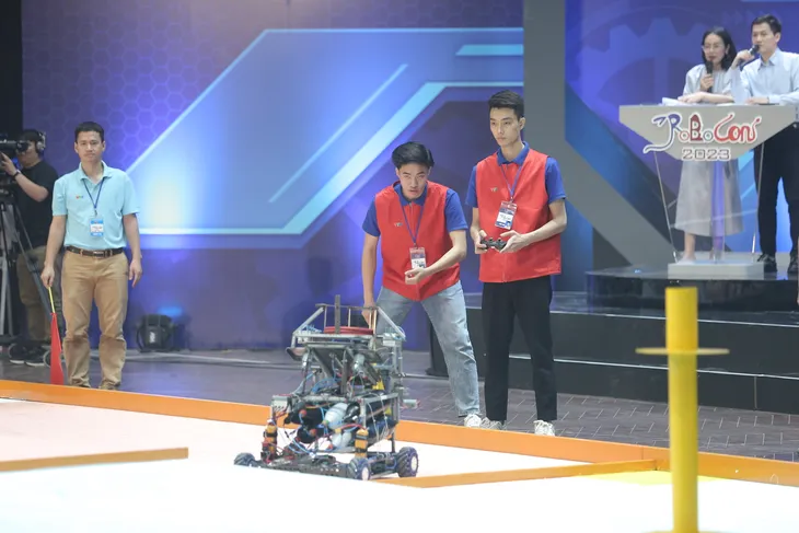 Robocon Việt Nam 2023: Kỷ lục Chey-Yo mới được xác lập - Ảnh 29. Robocon Việt Nam 2023: Kỷ lục Chey-Yo mới được xác lập - Ảnh 29.