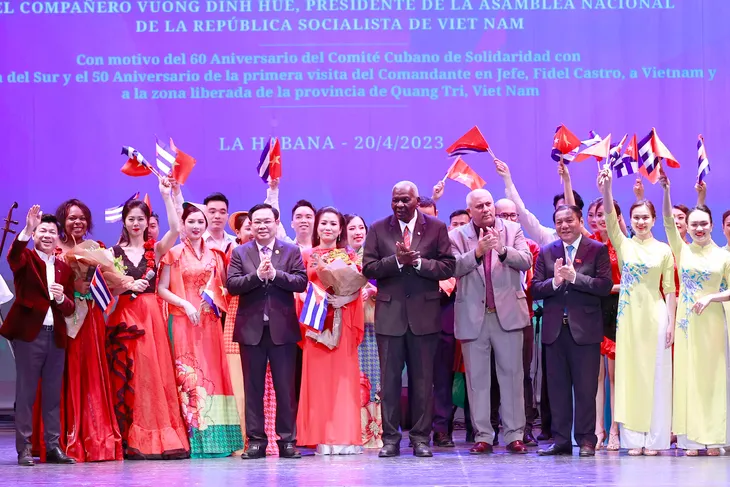 Chương trình nghệ thuật đặc biệt mở đầu Những ngày văn hóa Việt Nam tại Cuba - Ảnh 2. Chương trình nghệ thuật đặc biệt mở đầu Những ngày văn hóa Việt Nam tại Cuba - Ảnh 2.