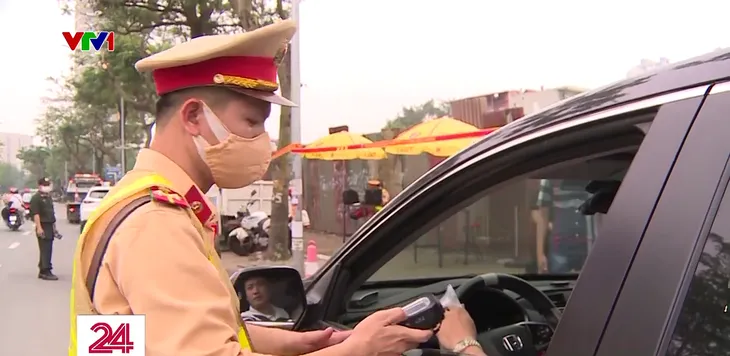 Hà Nội: Tỷ lệ người điều khiển phương tiện có nồng độ cồn giảm mạnh - Ảnh 1. Hà Nội: Tỷ lệ người điều khiển phương tiện có nồng độ cồn giảm mạnh - Ảnh 1.