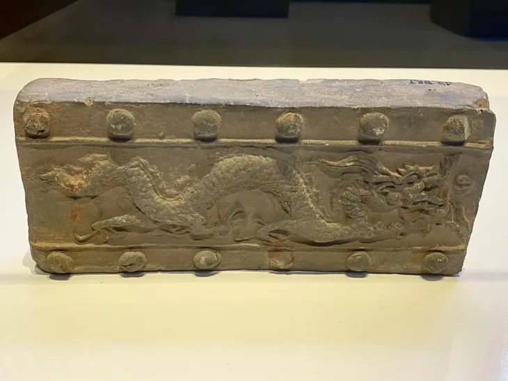 Triển lãm “Từ mặt đất đến bảo tàng: Hành trình của hiện vật” - Đa dạng và phong phú - Ảnh 8. Triển lãm “Từ mặt đất đến bảo tàng: Hành trình của hiện vật” - Đa dạng và phong phú - Ảnh 8.
