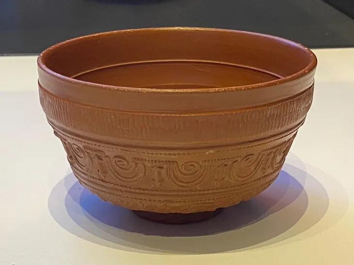 Triển lãm “Từ mặt đất đến bảo tàng: Hành trình của hiện vật” - Đa dạng và phong phú - Ảnh 4. Triển lãm “Từ mặt đất đến bảo tàng: Hành trình của hiện vật” - Đa dạng và phong phú - Ảnh 4.