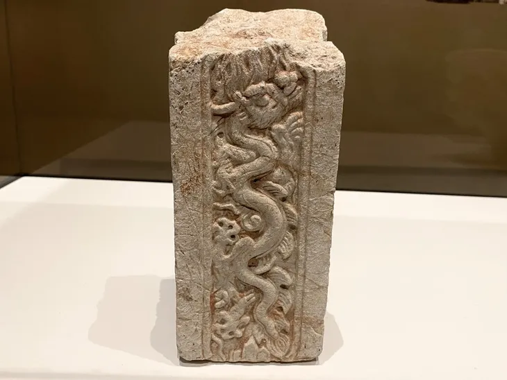 Triển lãm “Từ mặt đất đến bảo tàng: Hành trình của hiện vật” - Đa dạng và phong phú - Ảnh 2. Triển lãm “Từ mặt đất đến bảo tàng: Hành trình của hiện vật” - Đa dạng và phong phú - Ảnh 2.