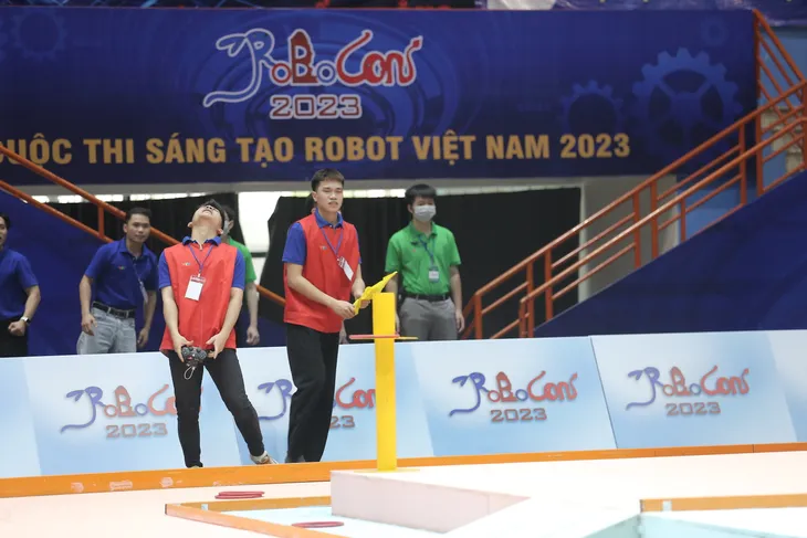 Robocon Việt Nam 2023: Gay cấn ngay từ những trận đầu vòng loại 2 khu vực phía Bắc - Ảnh 17.