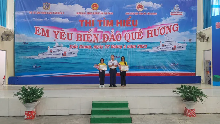 Nâng cao kiến thức pháp luật biển đảo cho học sinh tại Tiền Giang - Ảnh 3.