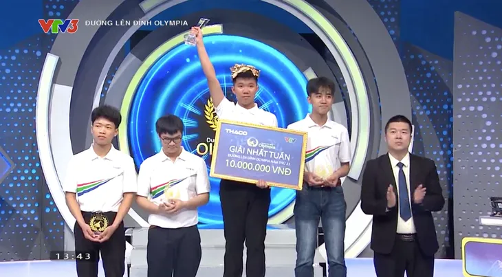 Đường lên đỉnh Olympia 23: Nam sinh Thanh Hoá giành chiến thắng với số điểm khủng - Ảnh 4. Đường lên đỉnh Olympia 23: Nam sinh Thanh Hoá giành chiến thắng với số điểm khủng - Ảnh 4.
