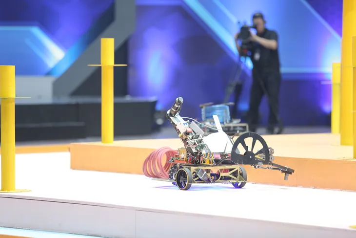 Lộ diện những đội đầu tiên vào chung kết Robocon Việt Nam 2023 - Ảnh 4. Lộ diện những đội đầu tiên vào chung kết Robocon Việt Nam 2023 - Ảnh 4.