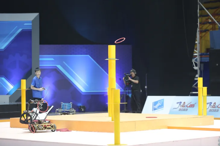 Lộ diện những đội đầu tiên vào chung kết Robocon Việt Nam 2023 - Ảnh 5. Lộ diện những đội đầu tiên vào chung kết Robocon Việt Nam 2023 - Ảnh 5.