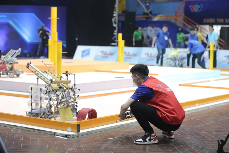 Lộ diện những đội đầu tiên vào chung kết Robocon Việt Nam 2023 - Ảnh 15. Lộ diện những đội đầu tiên vào chung kết Robocon Việt Nam 2023 - Ảnh 15.