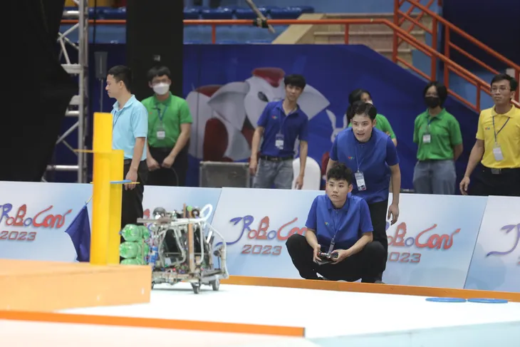 Lộ diện những đội đầu tiên vào chung kết Robocon Việt Nam 2023 - Ảnh 17. Lộ diện những đội đầu tiên vào chung kết Robocon Việt Nam 2023 - Ảnh 17.