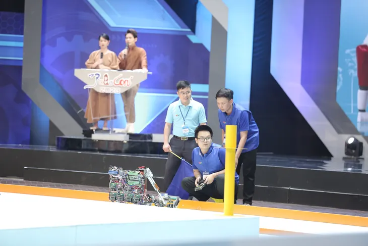 Vỡ òa cảm xúc trên sân thi đấu Robocon Việt Nam 2023 - Ảnh 15.