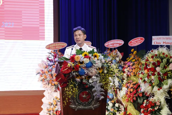 Đại tá Tạ Văn Đẹp làm Giám đốc Công an tỉnh Bình Dương - Ảnh 2. Đại tá Tạ Văn Đẹp làm Giám đốc Công an tỉnh Bình Dương - Ảnh 2.