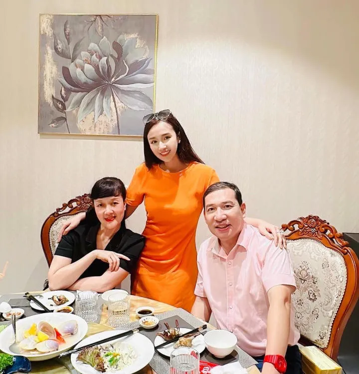 Minh Tít hội ngộ nghệ sĩ Công Lý ở Nhật Bản, Linh Rin chia sẻ khoảnh khắc đáng nhớ trong đám cưới - Ảnh 6. Minh Tít hội ngộ nghệ sĩ Công Lý ở Nhật Bản, Linh Rin chia sẻ khoảnh khắc đáng nhớ trong đám cưới - Ảnh 6.