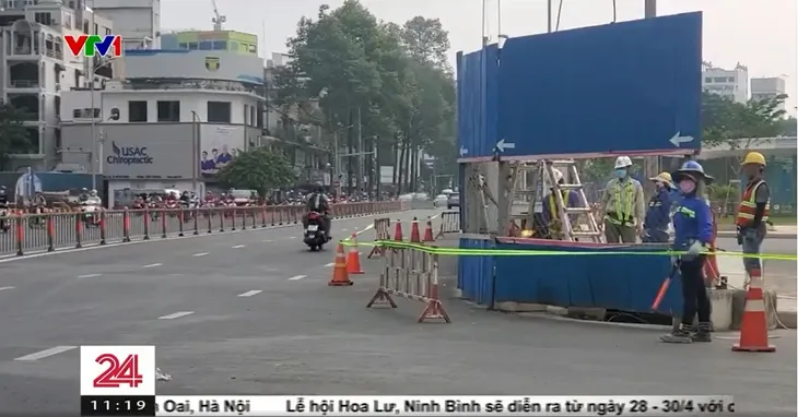 Tháo dỡ rào chắn Metro ở TP Hồ Chí Minh - Ảnh 1. Tháo dỡ rào chắn Metro ở TP Hồ Chí Minh - Ảnh 1.