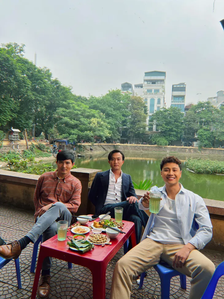 Phim trường tuần qua: Lan Phương ôm chặt Doãn Quốc Đam - Ảnh 2. Phim trường tuần qua: Lan Phương ôm chặt Doãn Quốc Đam - Ảnh 2.