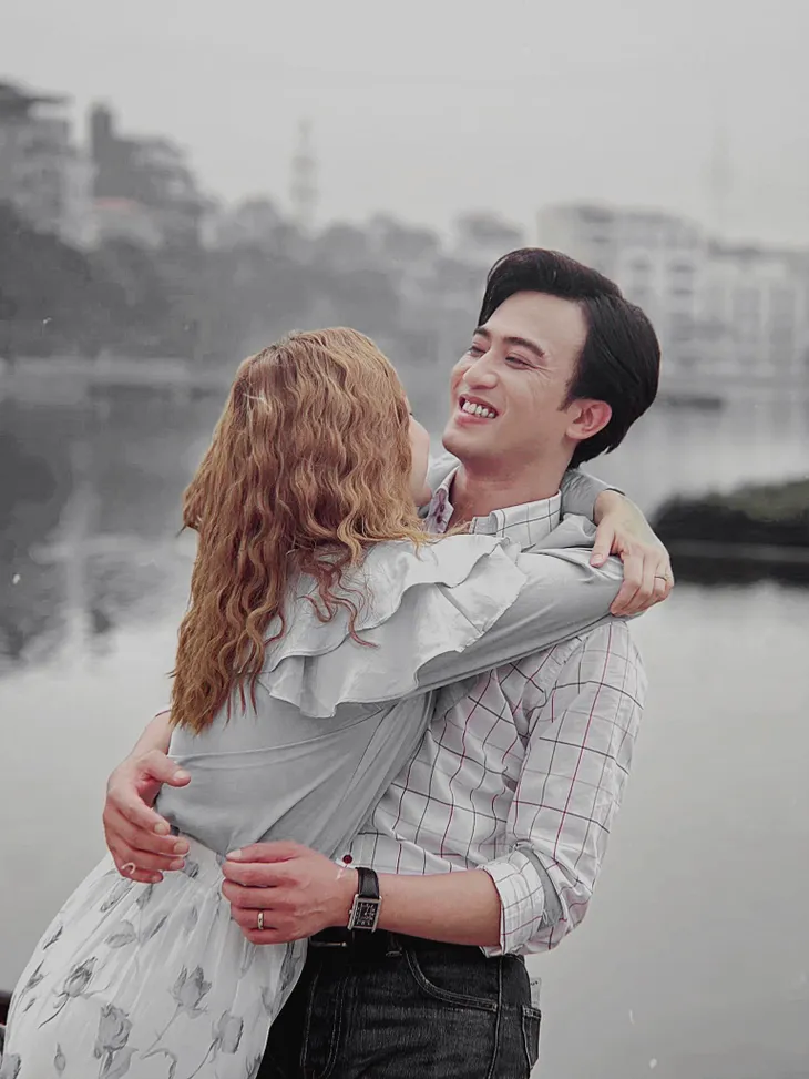 Phim trường tuần qua: Lan Phương ôm chặt Doãn Quốc Đam - Ảnh 1. Phim trường tuần qua: Lan Phương ôm chặt Doãn Quốc Đam - Ảnh 1.