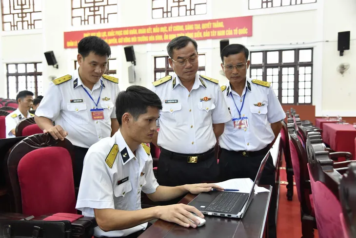 Vùng 5 Hải quân: 100% thí sinh đạt khá, giỏi trong Hội thi cán bộ giảng dạy chính trị - Ảnh 1. Vùng 5 Hải quân: 100% thí sinh đạt khá, giỏi trong Hội thi cán bộ giảng dạy chính trị - Ảnh 1.