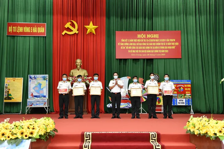 Vùng 5 Hải quân: 100% thí sinh đạt khá, giỏi trong Hội thi cán bộ giảng dạy chính trị - Ảnh 2. Vùng 5 Hải quân: 100% thí sinh đạt khá, giỏi trong Hội thi cán bộ giảng dạy chính trị - Ảnh 2.