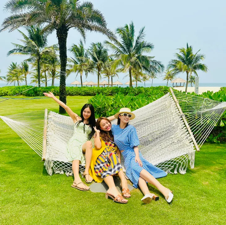 Diễn viên Việt tuần qua: Thu Quỳnh khoe ảnh hiếm diện bikini, Đình Tú khoe ảnh cưới hỏi - Ảnh 14. Diễn viên Việt tuần qua: Thu Quỳnh khoe ảnh hiếm diện bikini, Đình Tú khoe ảnh cưới hỏi - Ảnh 14.
