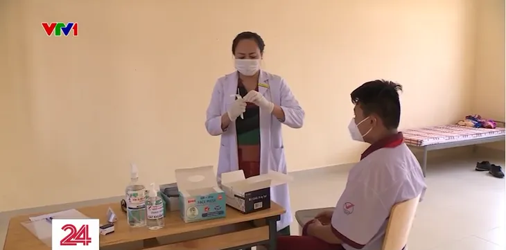 TP Hồ Chí Minh: Các trường chia ca ăn bán trú, lịch thi đan xen để phòng dịch - Ảnh 1. TP Hồ Chí Minh: Các trường chia ca ăn bán trú, lịch thi đan xen để phòng dịch - Ảnh 1.
