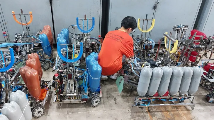 Robocon Việt Nam 2023: Những hình ảnh đầu tiên trong buổi thử sân tại vòng loại khu vực phía Nam - Ảnh 6. Robocon Việt Nam 2023: Những hình ảnh đầu tiên trong buổi thử sân tại vòng loại khu vực phía Nam - Ảnh 6.
