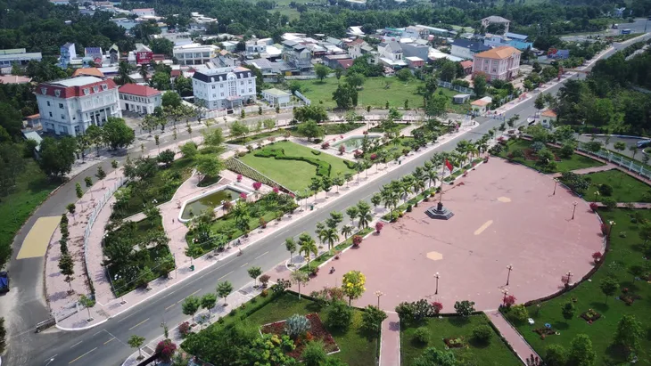 Công bố quyết định thành lập thị xã Tịnh Biên thuộc tỉnh An Giang - Ảnh 2. Công bố quyết định thành lập thị xã Tịnh Biên thuộc tỉnh An Giang - Ảnh 2.