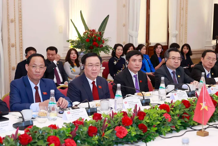 Chủ tịch Quốc hội Vương Đình Huệ gặp Thống đốc 3 tỉnh tam giác kinh tế khu vực trung tâm Argentina - Ảnh 1. Chủ tịch Quốc hội Vương Đình Huệ gặp Thống đốc 3 tỉnh tam giác kinh tế khu vực trung tâm Argentina - Ảnh 1.