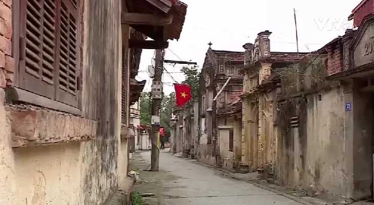Người dân giữ văn hóa kiến trúc làng Việt - Ảnh 1. Người dân giữ văn hóa kiến trúc làng Việt - Ảnh 1.